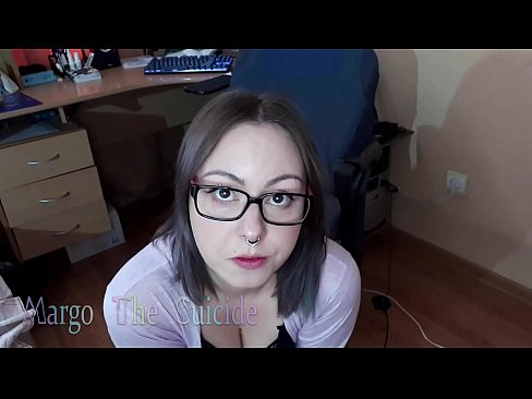 ❤️ Seksi djevojka s naočalama duboko siše dildo na kameri ️❌ Ključe kod nas ❌️