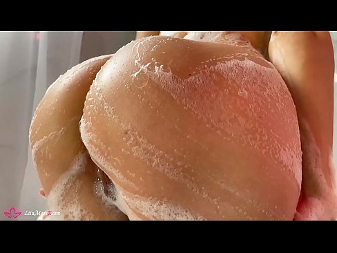 ❤️ Brineta masturbira macu vibratorom do intenzivnog orgazma pod tušem ️❌ Ključe kod nas ❌️